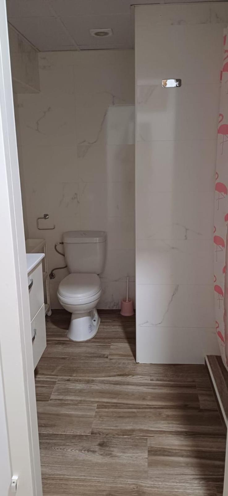 Loft Apartment Иби Екстериор снимка